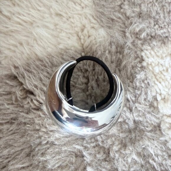 Lelete Large Glossy Dome Pony Cuff in Silver main image 8